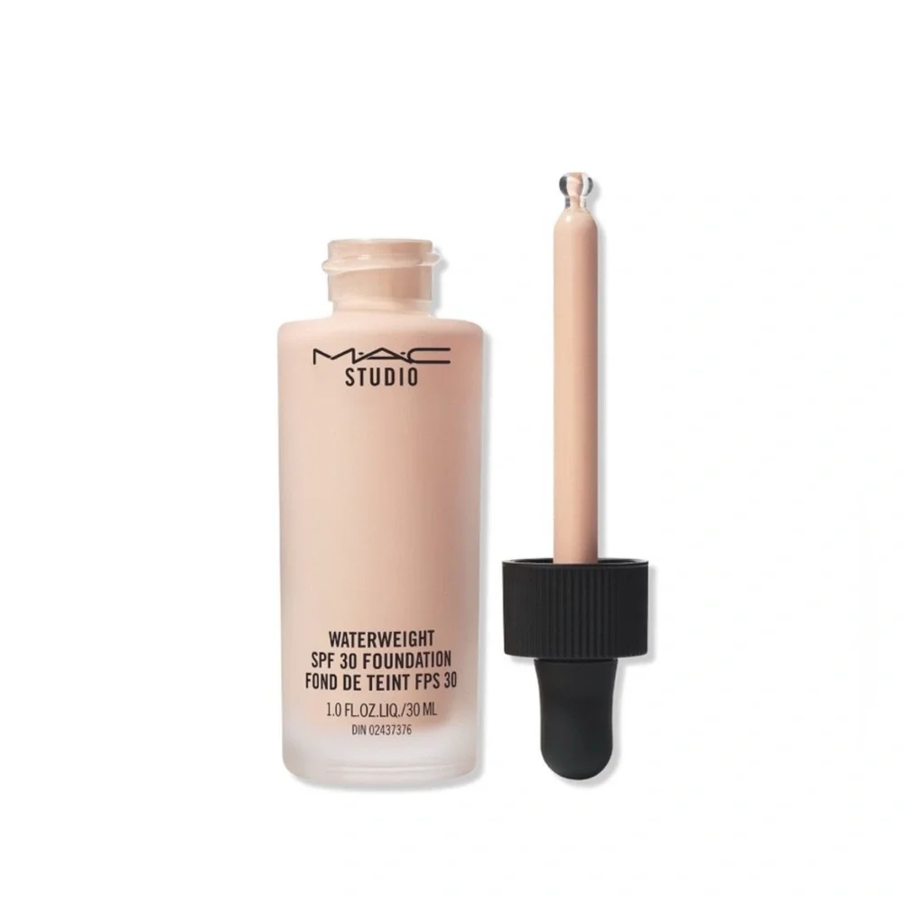 New NC35 Mac Studio Waterweight SPF 30 Foundation Brand New in Box